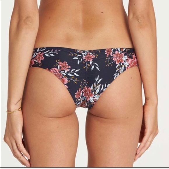 Lets Wander Hawaii Lo, Bottoms only (cheeky) πΊ - Picture 4 of 8